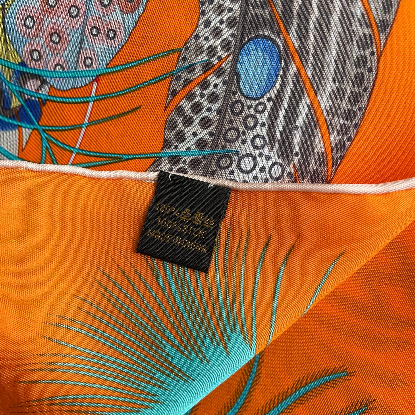 Exquisite! 100% Pure Mulberry Silk Multicolour Pure Handmade 35” Large Silk Scarf - The Feathers