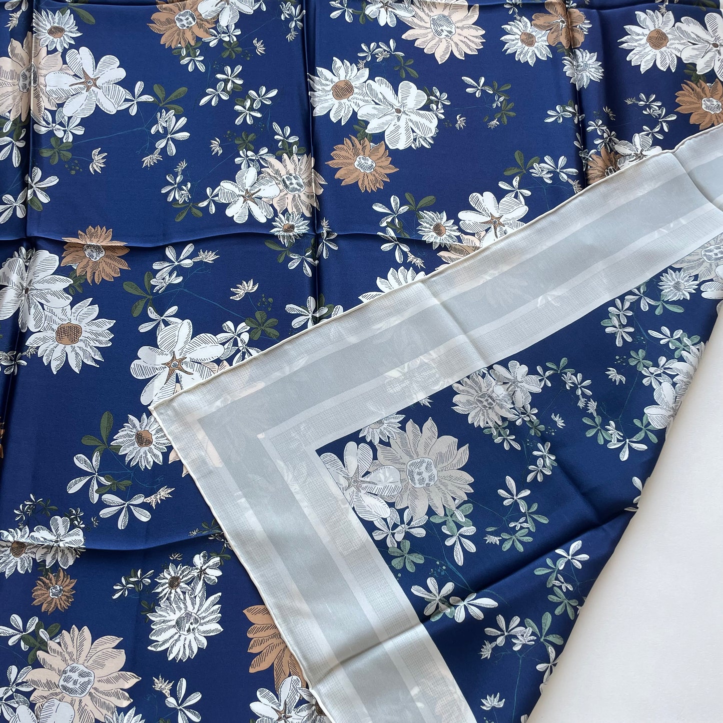 100% Pure Mulberry Silk Multicolour Handmade Large Silk Scarf 43"- The Flowers