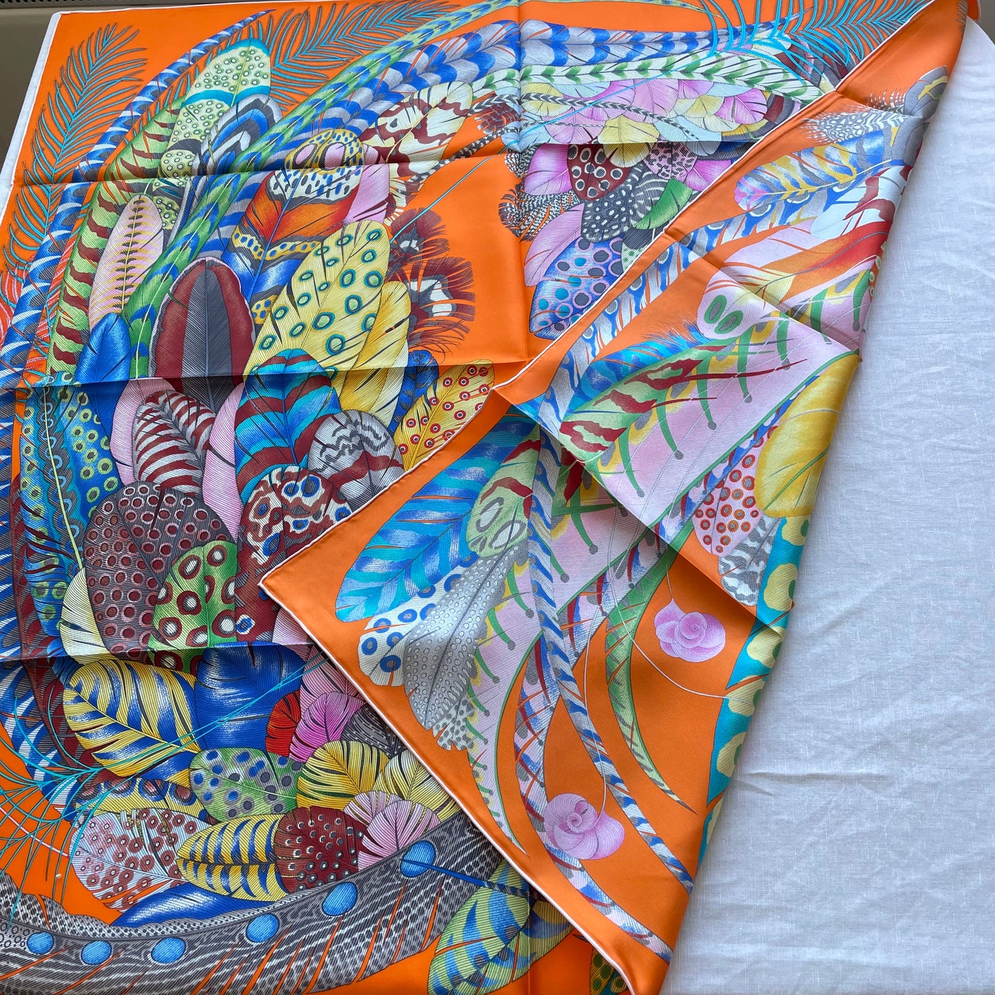 Exquisite! 100% Pure Mulberry Silk Multicolour Pure Handmade 35” Large Silk Scarf - The Feathers