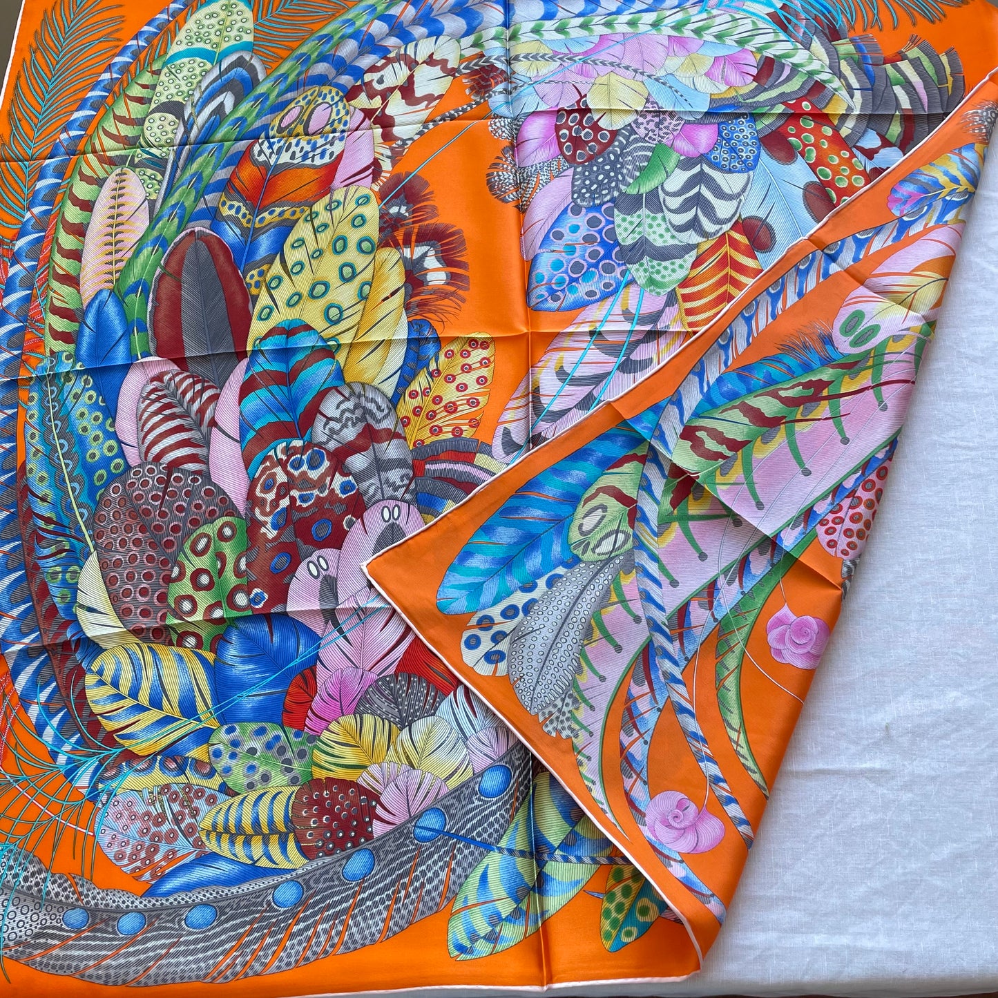 Exquisite! 100% Pure Mulberry Silk Multicolour Pure Handmade 35” Large Silk Scarf - The Feathers