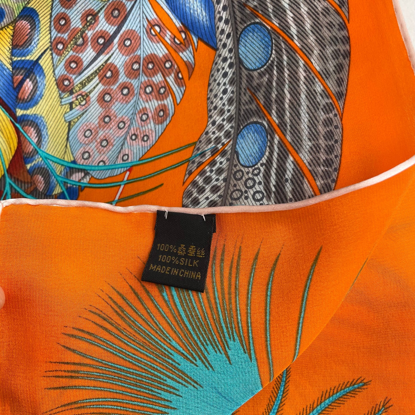 Exquisite! 100% Pure Mulberry Silk Multicolour Pure Handmade 35” Large Silk Scarf - The Feathers