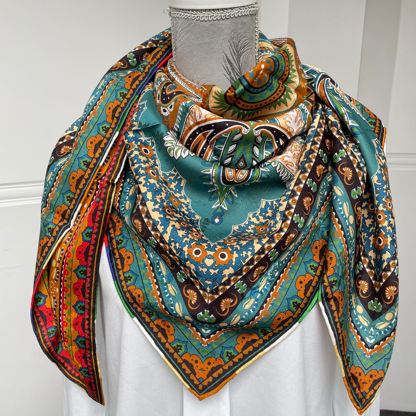 Exquisite Duo-Colour Mulberry 43” Silk Scarf: Hand-Rolled Edge, 6A Grade - The Feathers