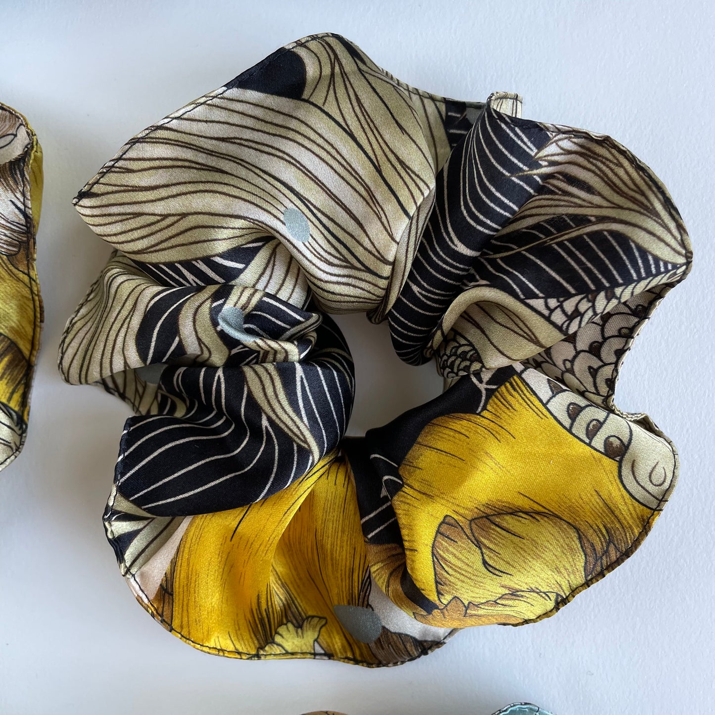 100% Pure Mulberry Silk Small Elastic Hair Scrunchie - Pure Silk Hair Scrunchie/hair Accessory-The extra Large ones