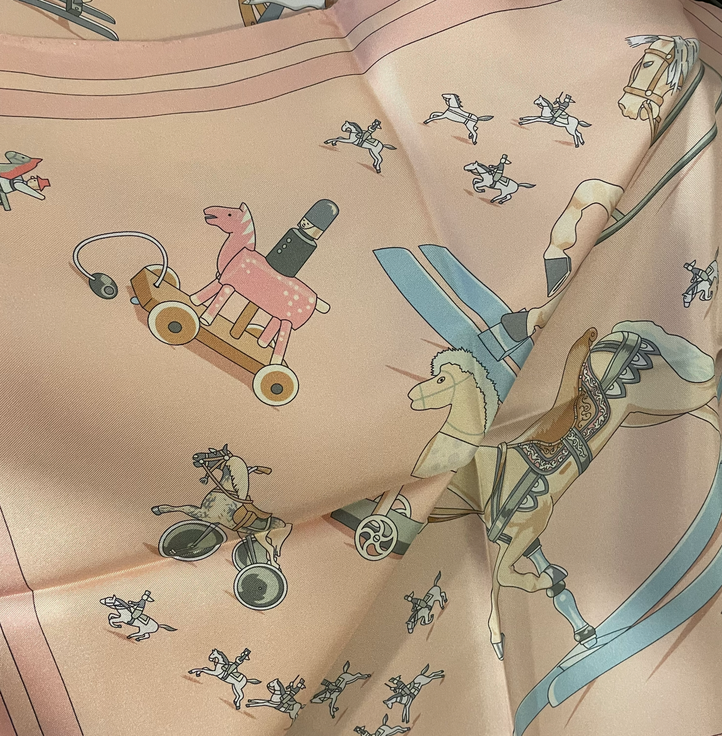 Exquisite! 100% Pure Mulberry Silk Multicolour Pure Handmade 35” Large Silk Scarf - The Feathers