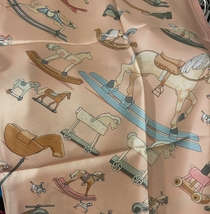 Exquisite! 100% Pure Mulberry Silk Multicolour Pure Handmade 35” Large Silk Scarf - The Feathers